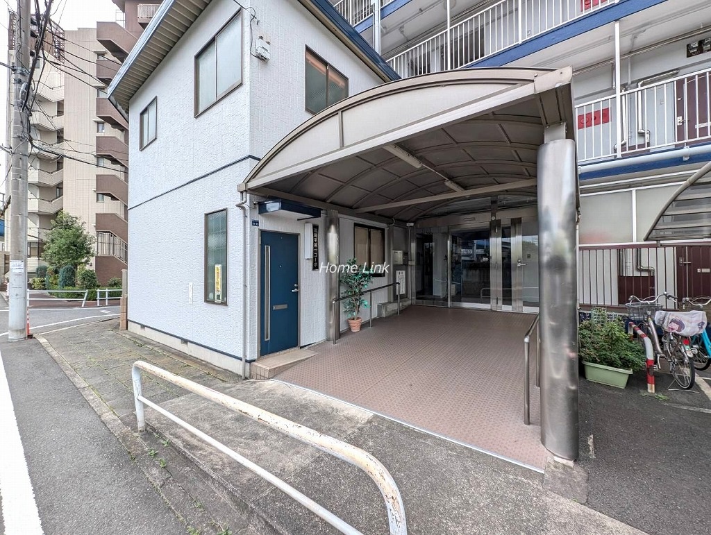 三田高島平第一コーポ　エントランス前